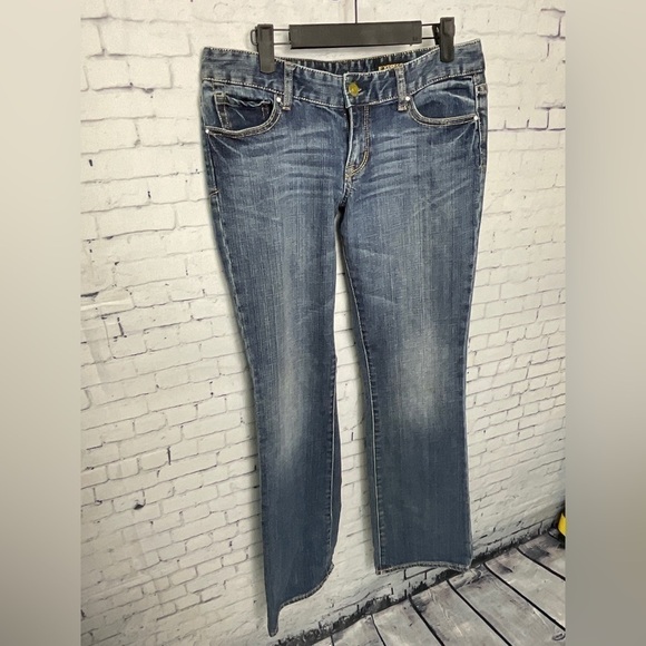 Express Jeans Women Size 6 Stella Low Rise Boot Medium Wash Denim Blue Jean (U2) - Picture 4 of 11